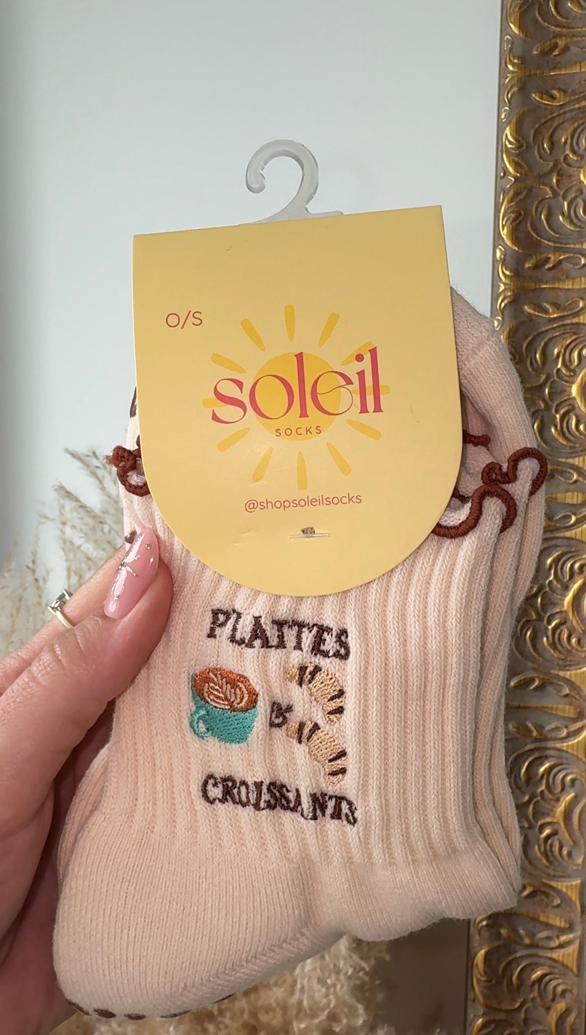 p’lattes & croissants grippy sock